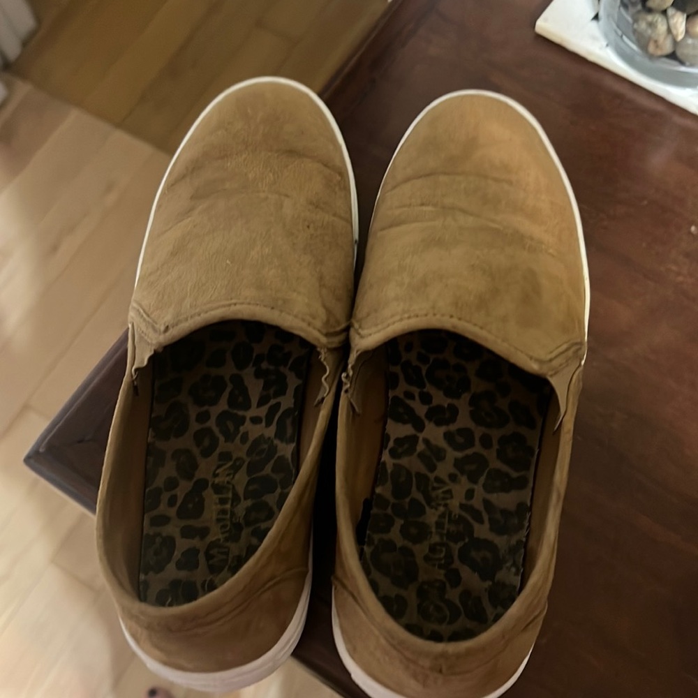 Size 7 wide shoes